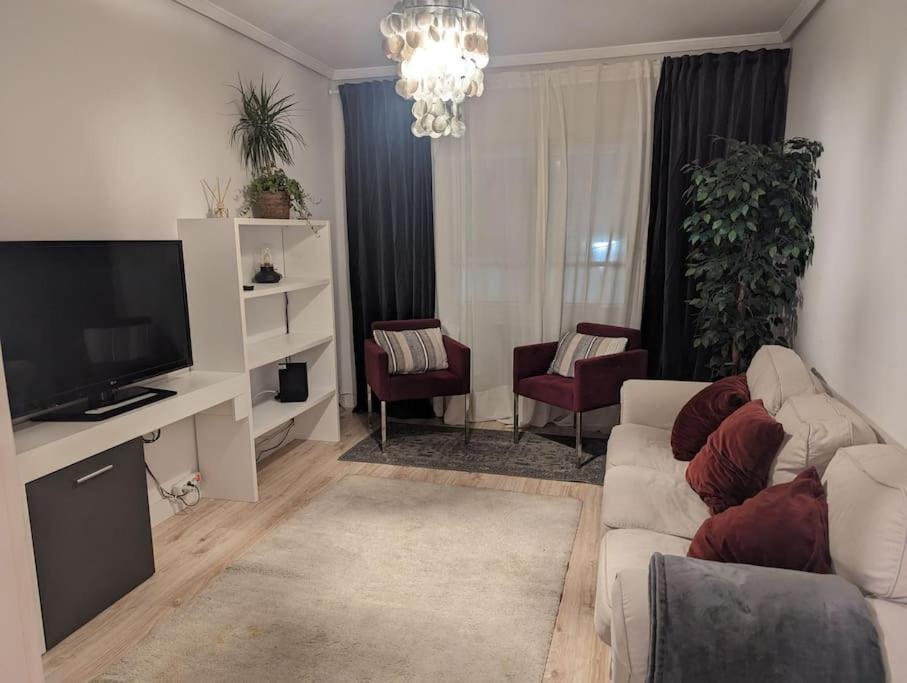 Piso Supercentrico En Apartamento *